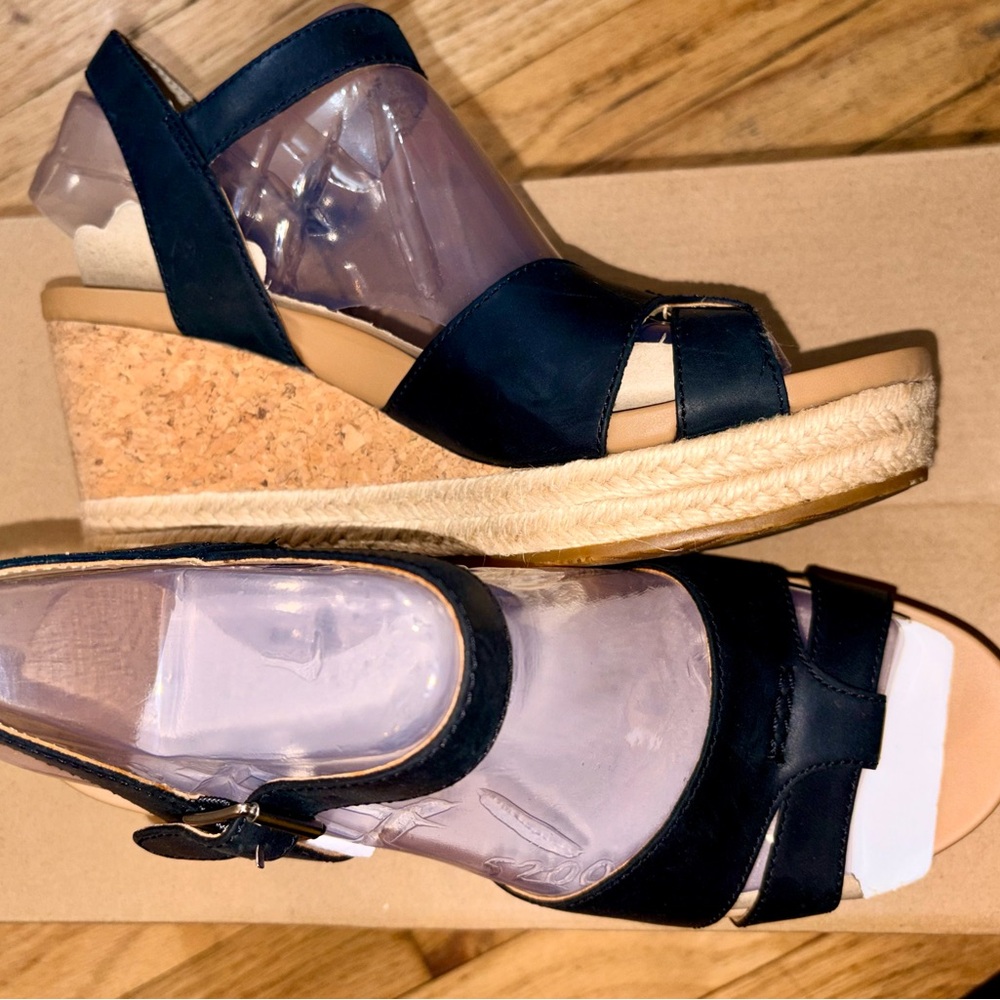 Women’s UGG Cloverdale Espadrille Wedge Sandal in Black size 7 NWT - Picture 7 of 13